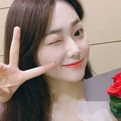 Kang Mina portrait