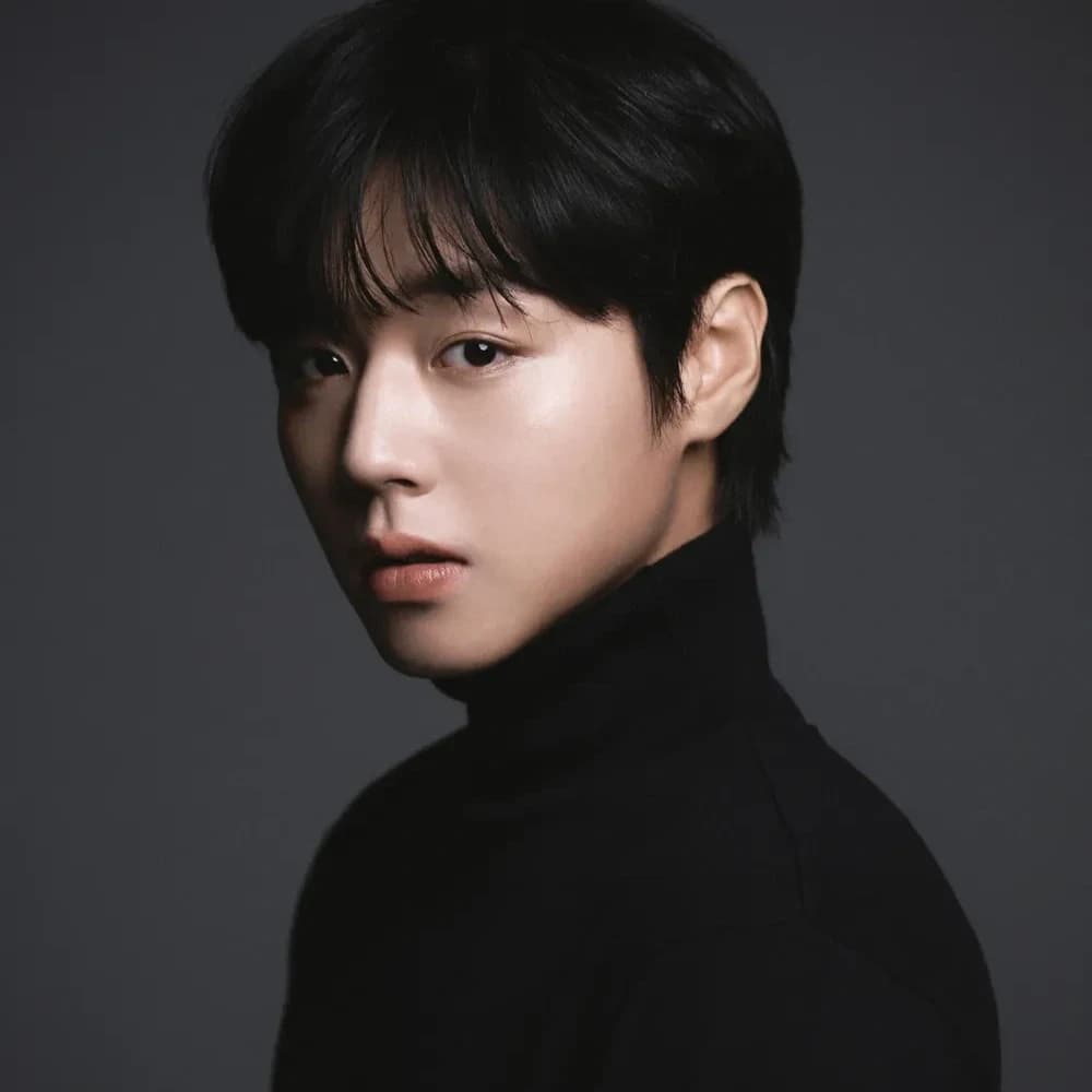 Park Jihoon portrait