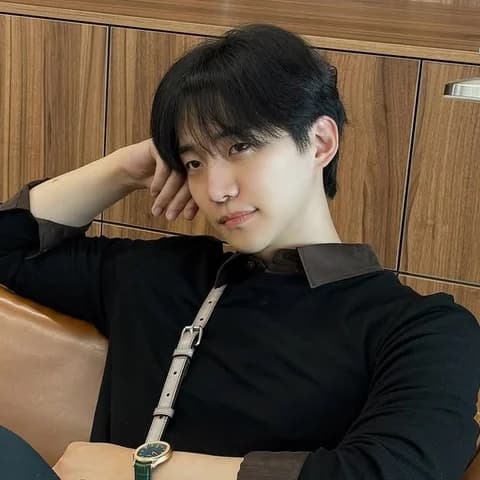 Junho portrait