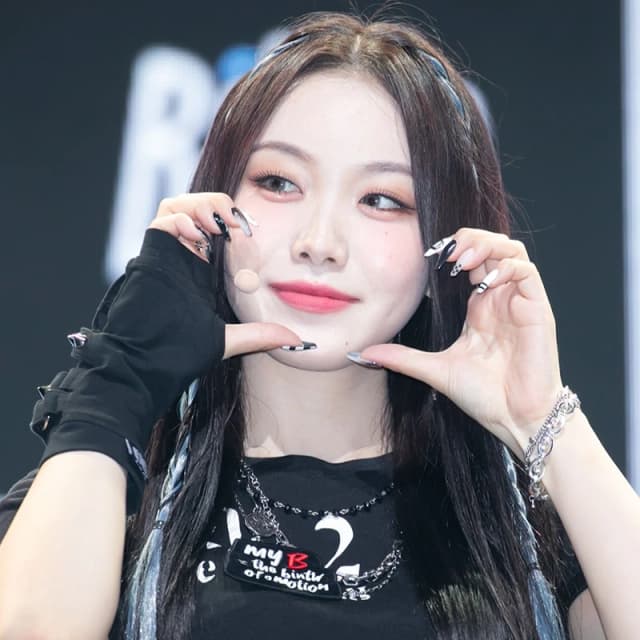 Suhyeon portrait