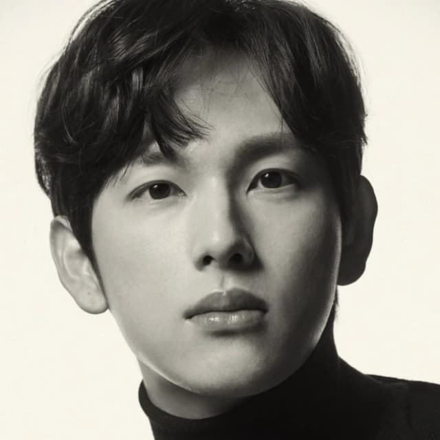 Siwan portrait