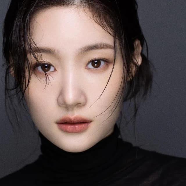 Jung Chaeyeon portrait
