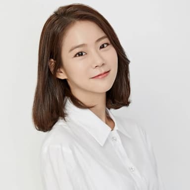 Seungyeon portrait
