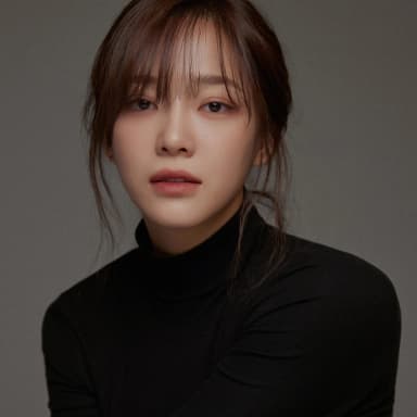 Kim Sejeong portrait
